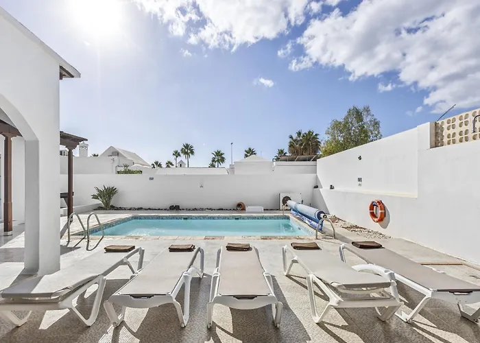 Eva - Vipvipvillas * بويرتو ذيل كارمين