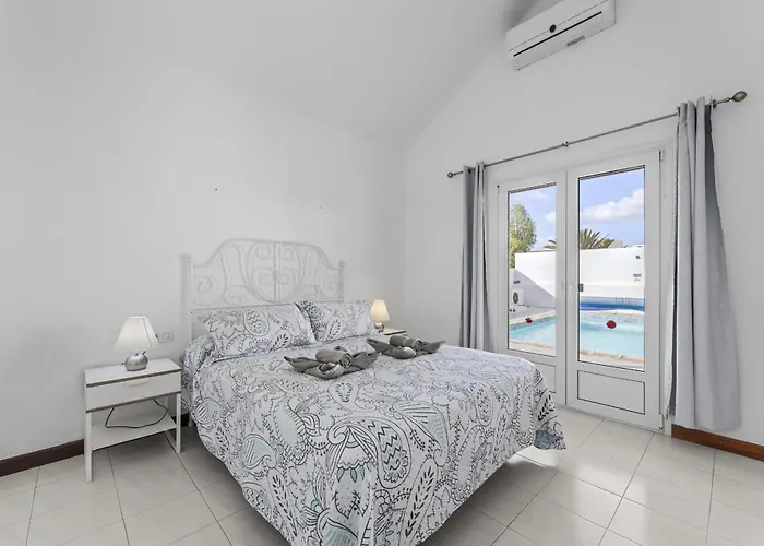 Eva - Vipvipvillas فيلة بويرتو ذيل كارمين